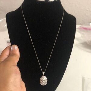 Silver Oval Pendant Necklace
